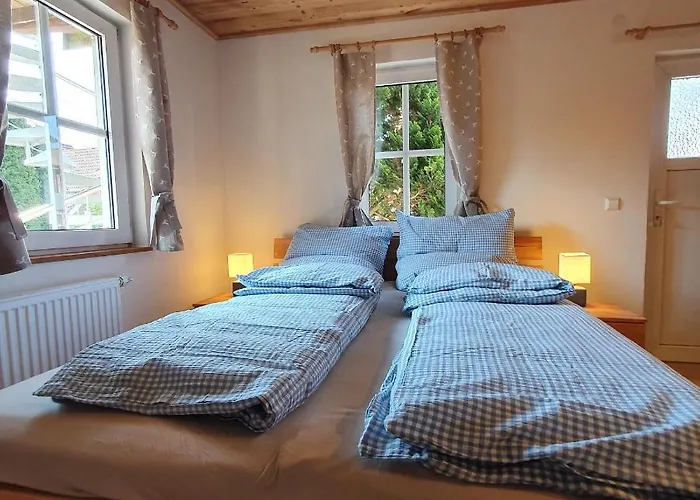 Alte Backstube - Ferienwohnung Hüttenstube und Ferienzimmer Auszeit