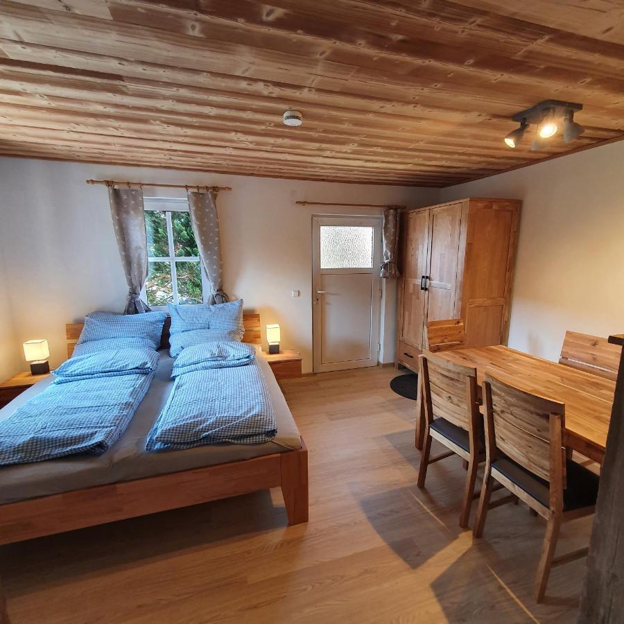 Appartement Alte Backstube - Huettenstube Und Ferienzimmer Auszeit Erkenbrechtsweiler